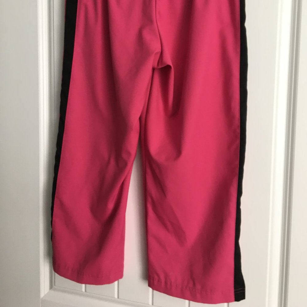 Nike Crop Pants - Picture 2 of 4